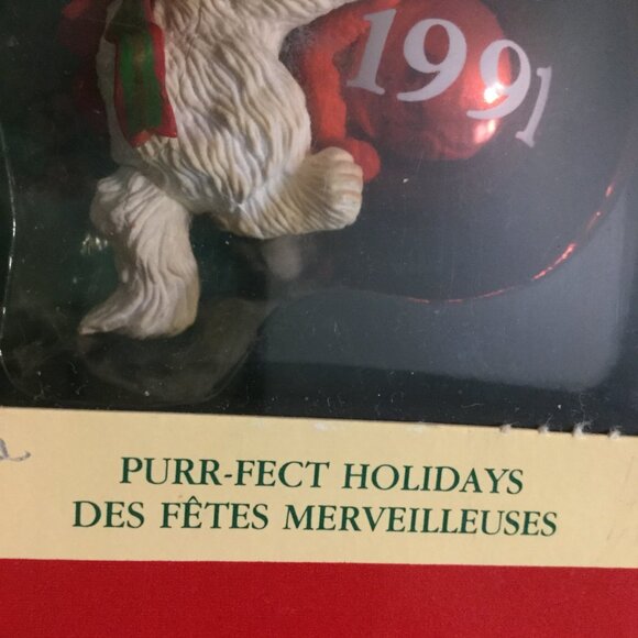 Vintage 1991 Christmas ornament Cat on red ball  in original box - Picture 2 of 4